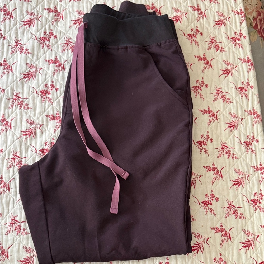 Figs Expresso Zamora size Medium